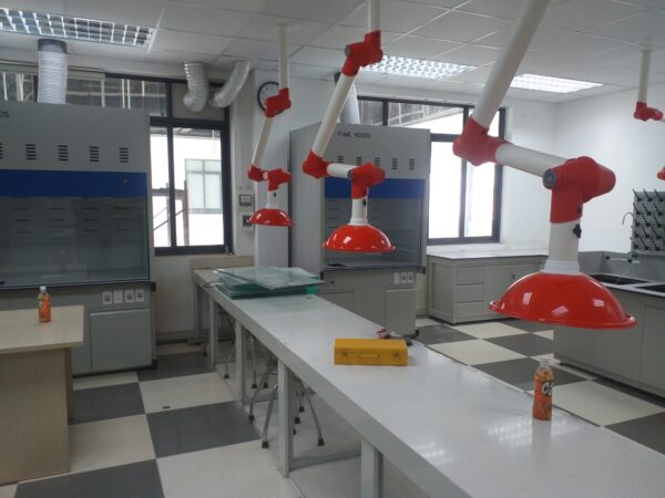 Nội thất Tân Thịnh cung cấp các loại bàn thí nghiệm tại Hồ Chí Minh